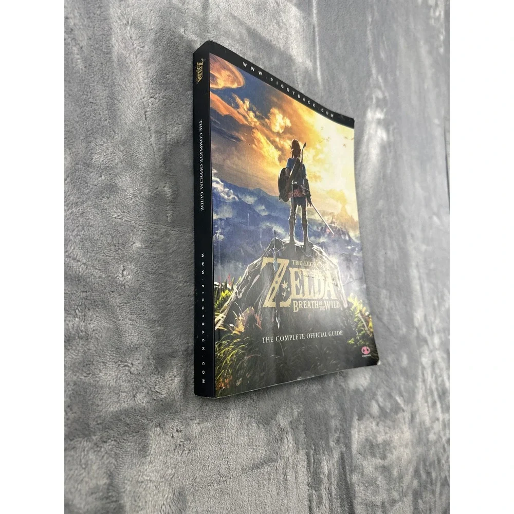 The Legend of Zelda Breath of the Wild Complete Official Guide Piggyback 2017